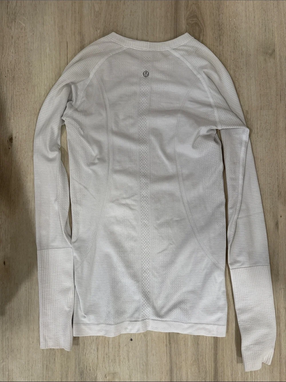 Lululemon white swiftly tech long sleeve active top athleisure